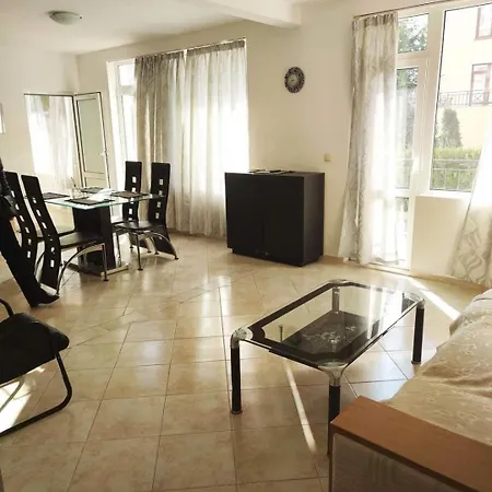 公寓 страхотен тристаен 圣弗拉斯